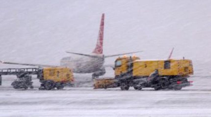 THY'nin 77 Seferine Kar Engeli