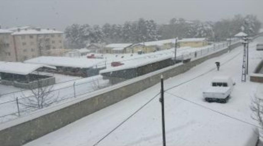 Bitlis'te Okullar Yarın Da Tatil