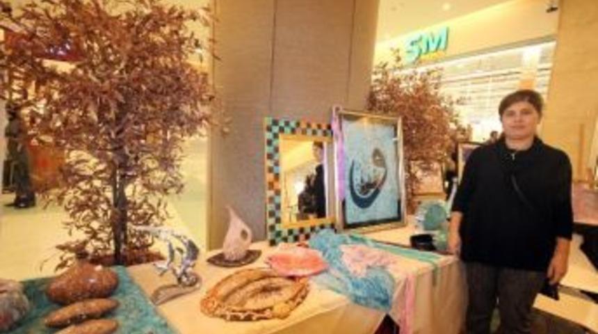 Ebru Sanatı Bu Kez Ahşap Ve Cama Yansıdı