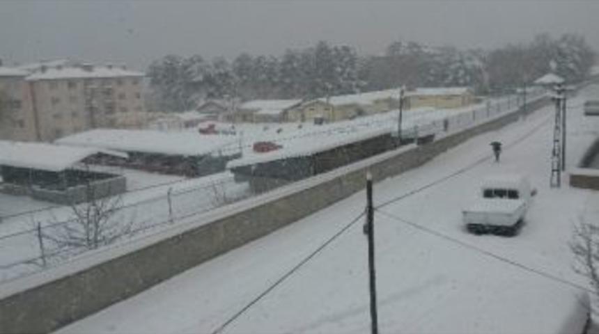 Tatvan&rsquo;da Okullar 2 G&uuml;n Tatil Edildi