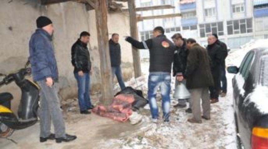 Yolda Y&uuml;r&uuml;rken Kalp Krizi Ge&ccedil;irdi