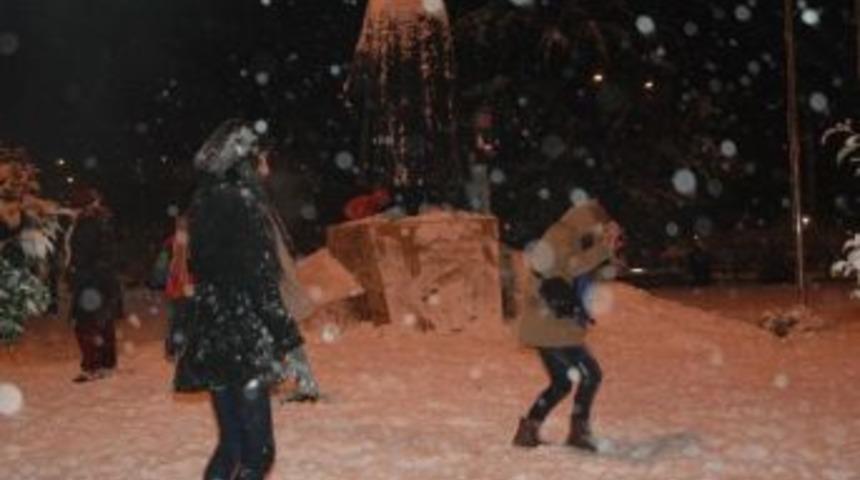 Giresun’da Üniversite Öğrencilerinin Kartopu Savaşı