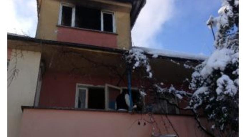 Kış Günü Evsiz Kaldılar