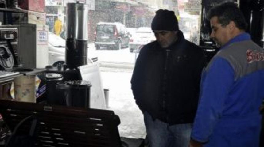 (&ouml;zel Haber) Kar Yağdı, Soba Satışı Arttı