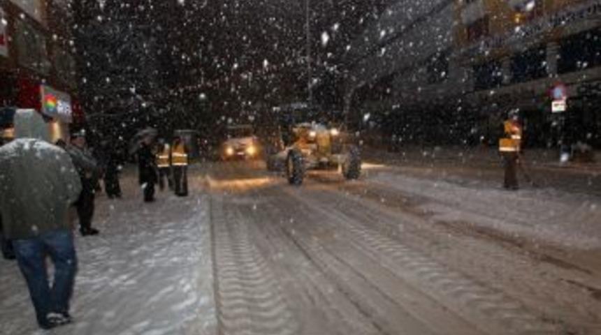 Van Belediyesi&rsquo;nden Kar Seferberliği