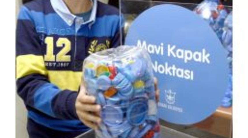 9 Yaşındaki &Ouml;zg&uuml;r, Binlerce Mavi Kapak Topladı