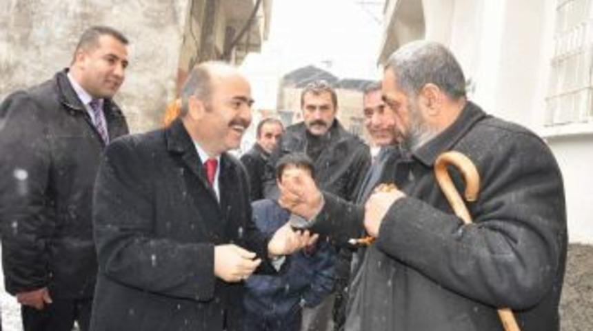 Vali Aydın&rsquo;dan Ihtiya&ccedil; Sahibi Ailelere Yardım Eli