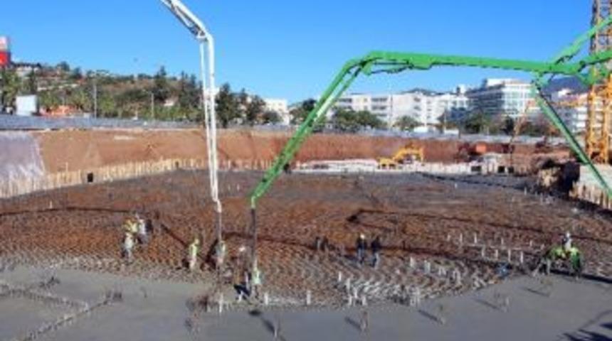 Marmaris'in En B&uuml;y&uuml;k Otelinin Temeli Atıldı