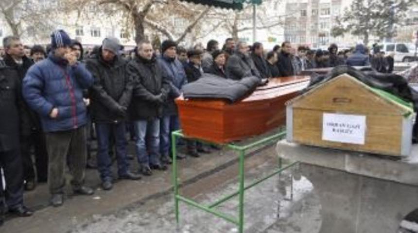 Gazeteci Orhan Gazi Başg&uuml;l Toprağa Verildi