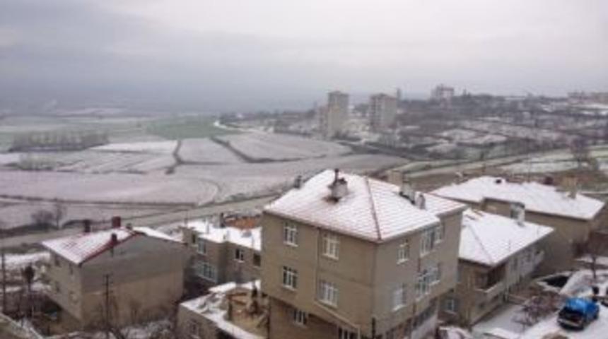 Kar Yağışı Kartpostallık G&ouml;r&uuml;nt&uuml;ler Oluşturdu