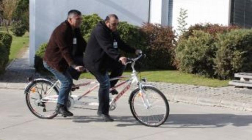 (&ouml;zel Haber) G&ouml;rme Engelli Bisiklet&ccedil;i Bisikletle Ankara'ya Gidiyor