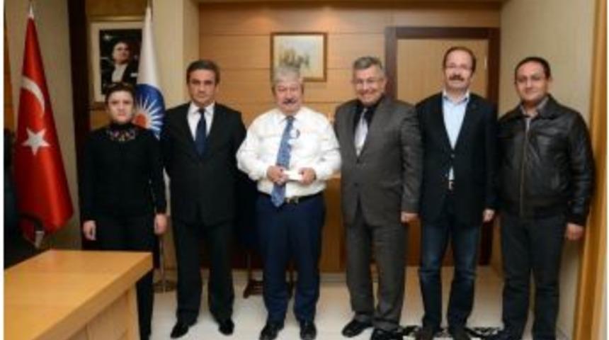 Başkan Akaydın&rsquo;a Sosyal Hizmet Plaketi