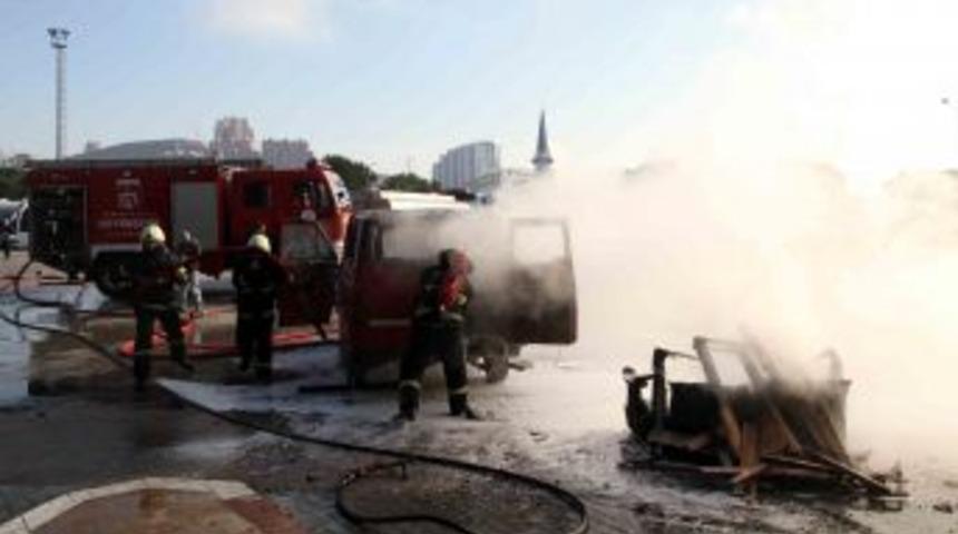 Otob&uuml;s Terminali'nde Ger&ccedil;eğini Aratmayan Tatbikat