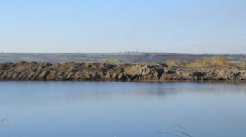 Ova Da Tahliye Kanalı &Ccedil;alışması