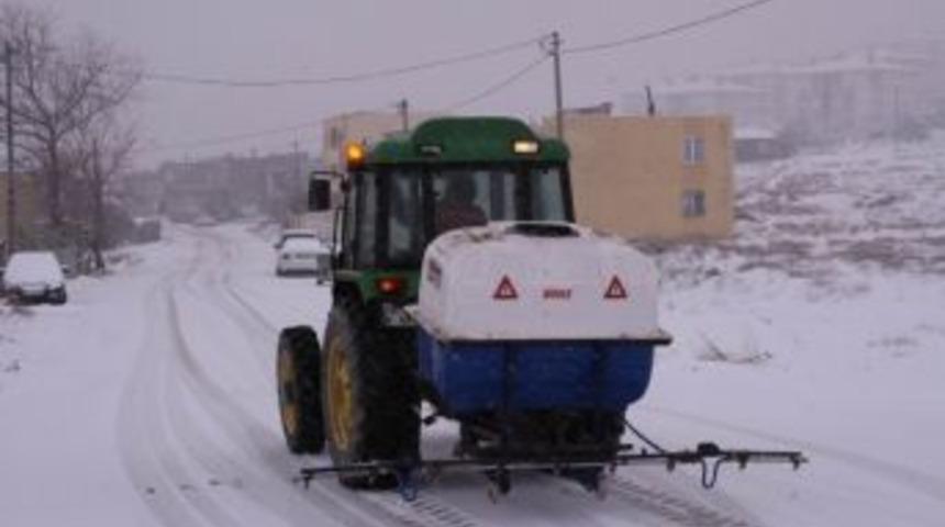 Bandırma'da Karla M&uuml;cadele