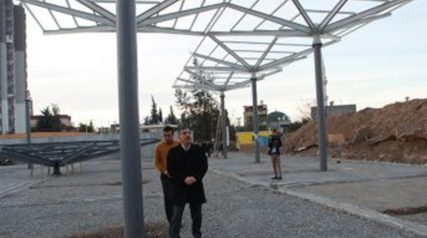 Y&uuml;reğir Belediyesi, Kapalı Semt Pazarı &Ccedil;alışmalarını Devam Ettiriyor