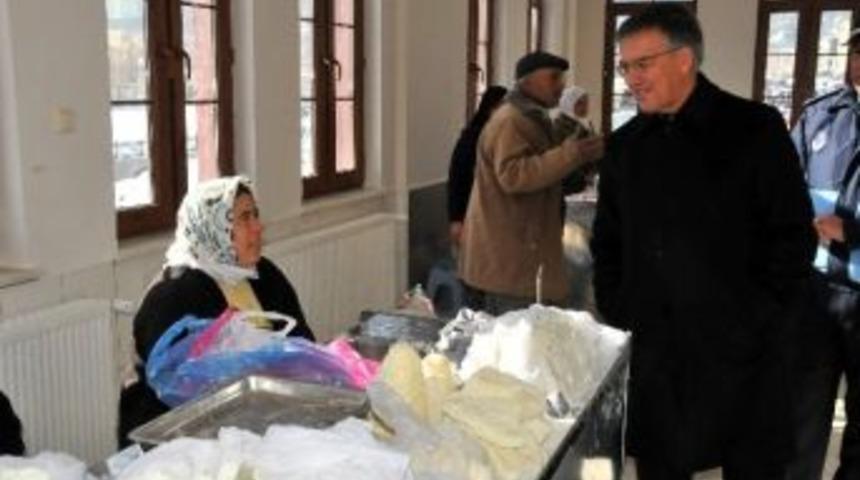 Akşehir Y&ouml;resel &Uuml;r&uuml;n Pazarı Hizmete Başladı