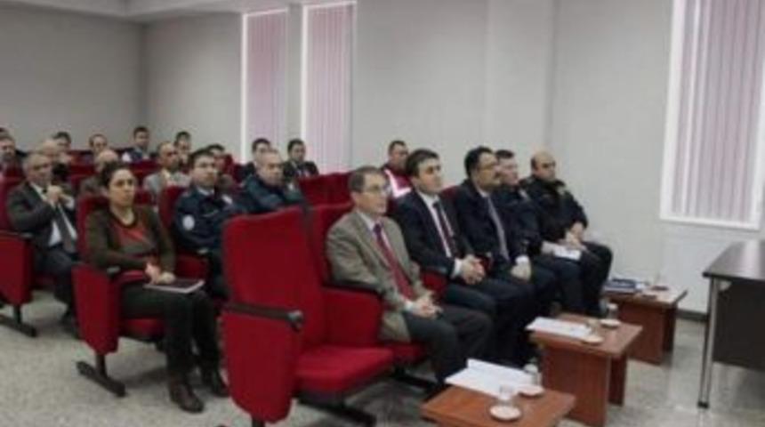 Karayollarının 2013-2014 Kar Ve Buz M&uuml;cadelesi İle İlgili İstişare Toplantısı Yapıldı