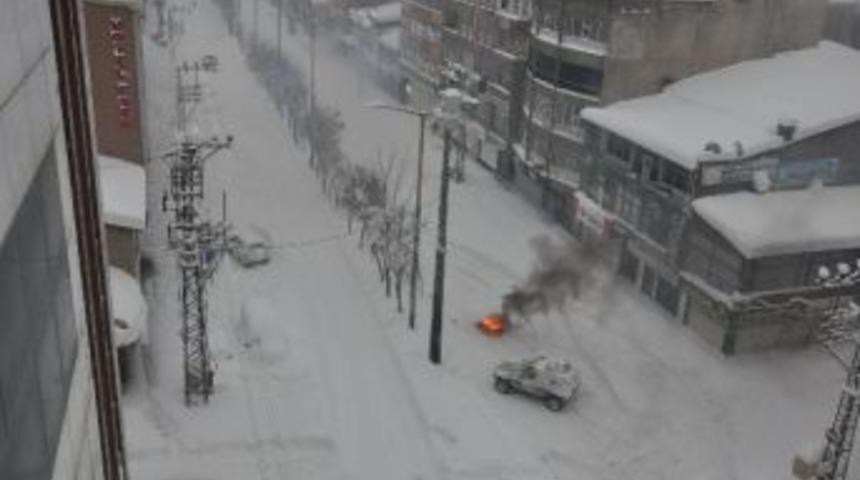 Y&uuml;ksekova'daki Cenazede Gerginlik