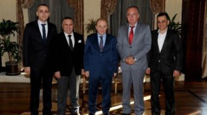 Matso'dan Vali &Ouml;zt&uuml;rk'e Ziyaret