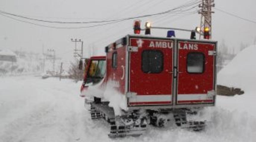Diyaliz Hastasının Imdadına Paletli Kar Aracı Yetişti