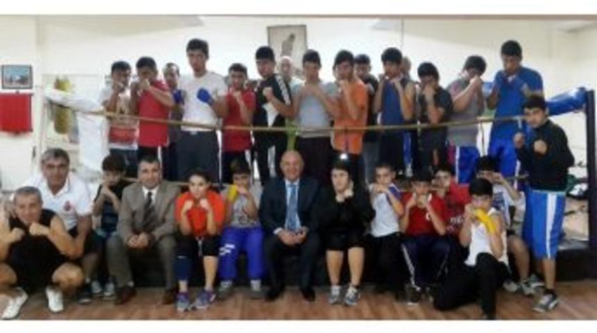 Dr.hacıcaferoğlu, Boks Kış Okulu&rsquo;nu Ziyaret Etti.