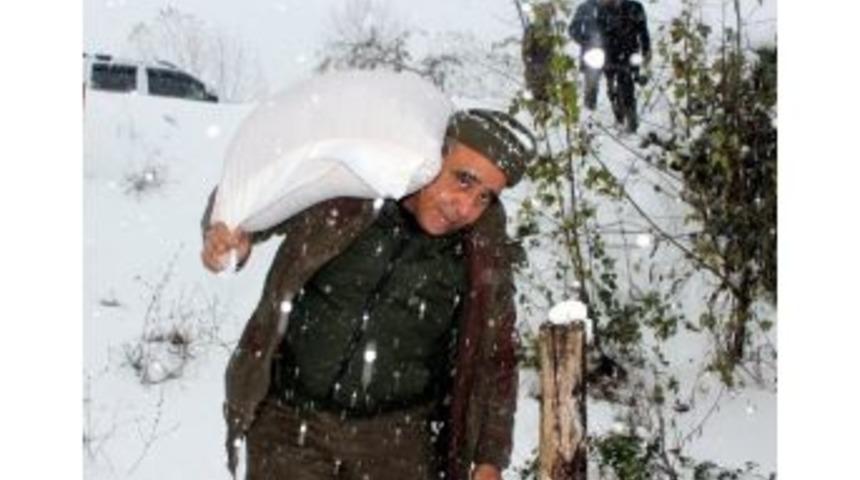 Avcılar Kuşlara Kurşun Değil Yem Attılar