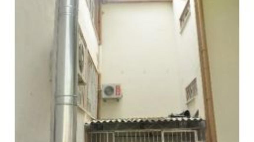 Torbalı'da Şiddetli R&uuml;zgar &Ccedil;atı U&ccedil;urdu