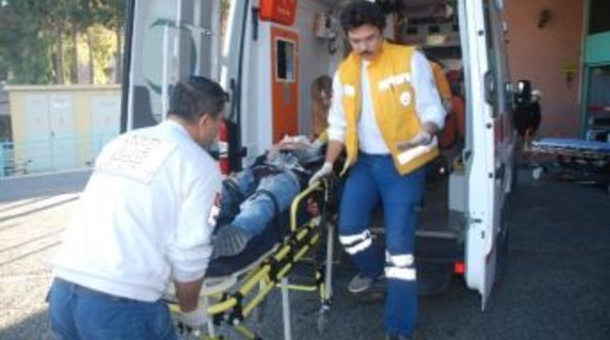 Boğazından Bı&ccedil;aklanan Şahıs Belediyeye Sığınarak Hayatını Kurtardı