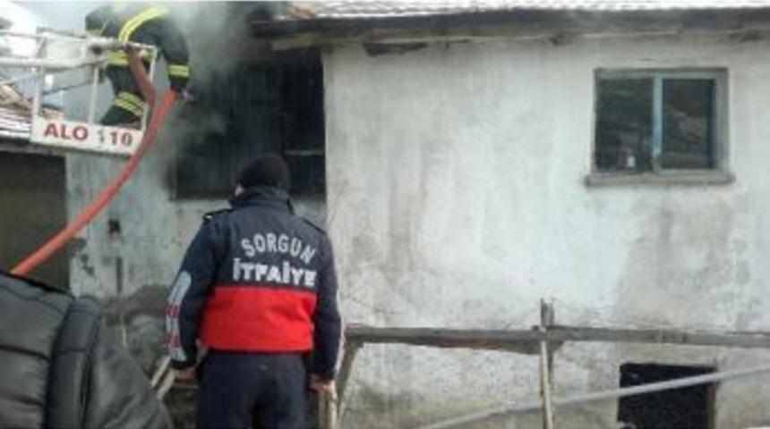 Sorgun&rsquo;da Tek Katlı Ahşap Evde Yangın &Ccedil;ıktı