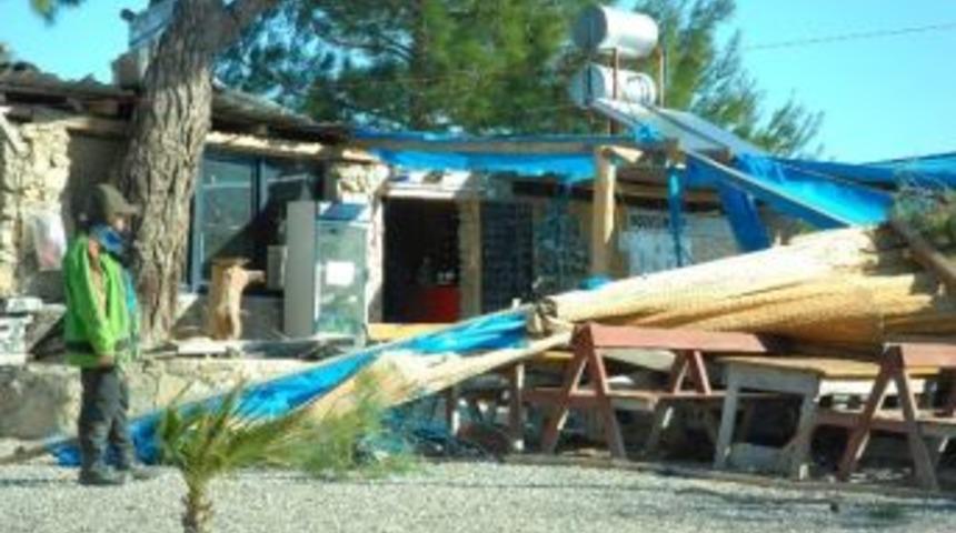 Fırtına &Ccedil;atıları U&ccedil;urdu