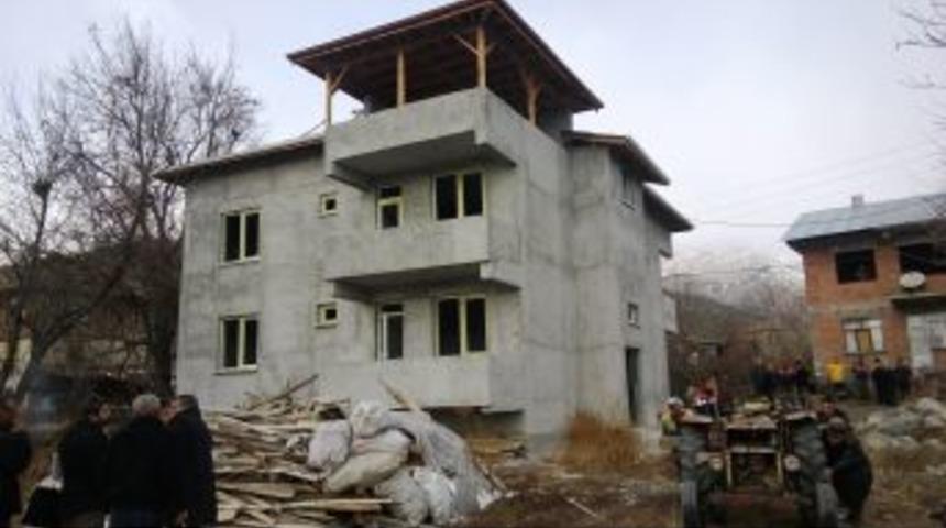 &Ccedil;orum'da Yıkım Gerginliği