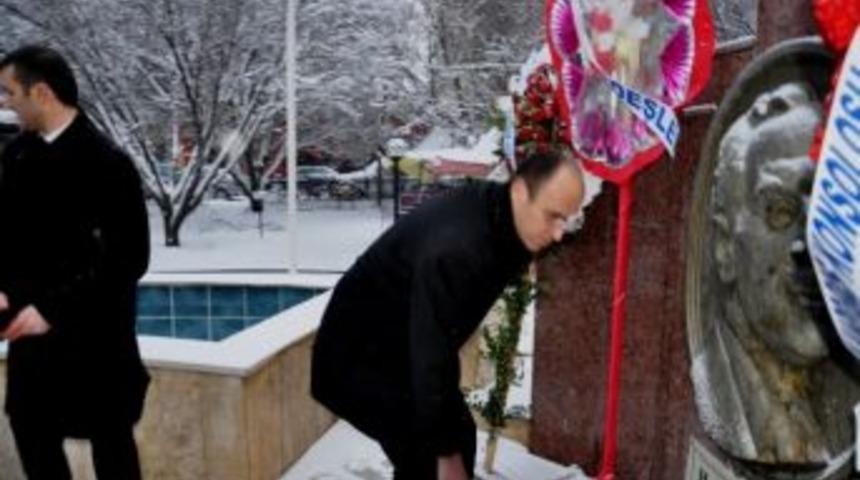 Azerbaycan'ın Merhum Cumhurbaşkanı Aliyev Törenlerle Anıldı