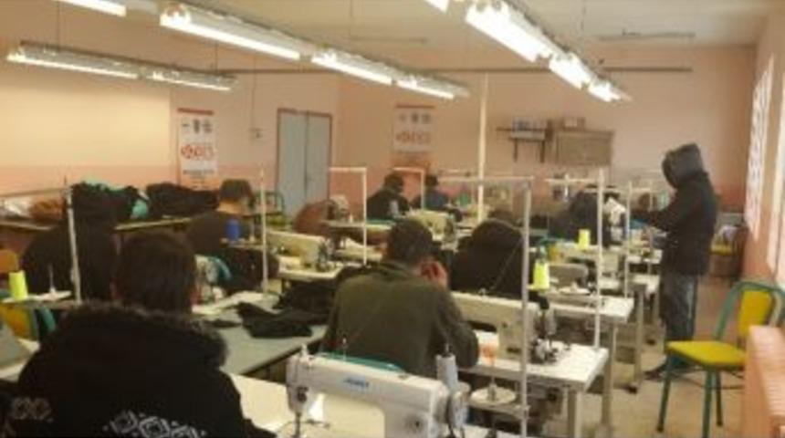 Yozgat Emniyet M&uuml;d&uuml;rl&uuml;ğ&uuml; Madde Bağımlısı &Ccedil;ocuklara Meslek &Ouml;ğreterek Topluma Kazandırıyor