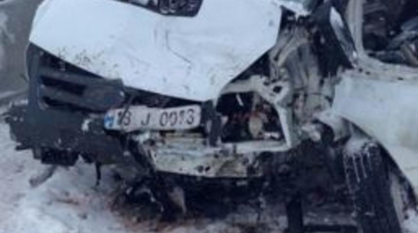 Tatvan&rsquo;da Trafik Kazası: 22 Yaralı