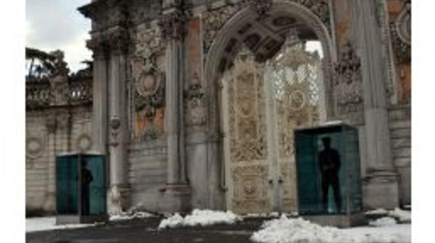 Kar Altında Saygı N&ouml;beti