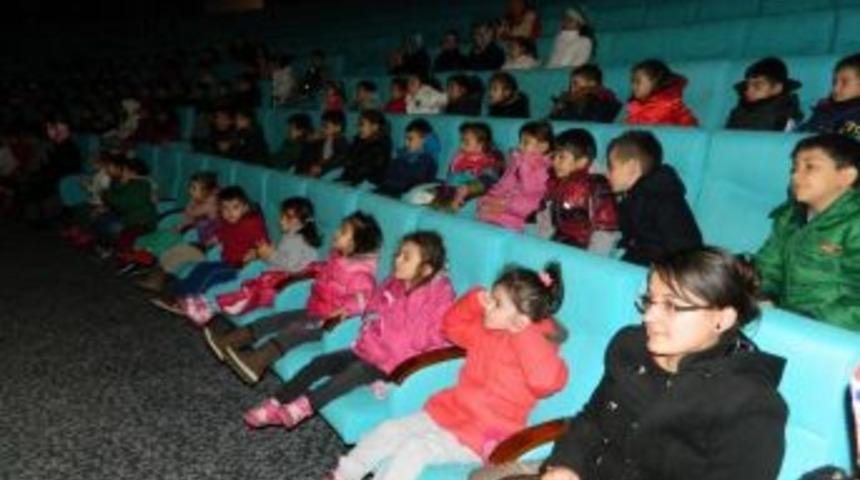 Özel Ergin Koleji Öğrencileri Keloğlan Masalları Müzikalinde Eğlendi