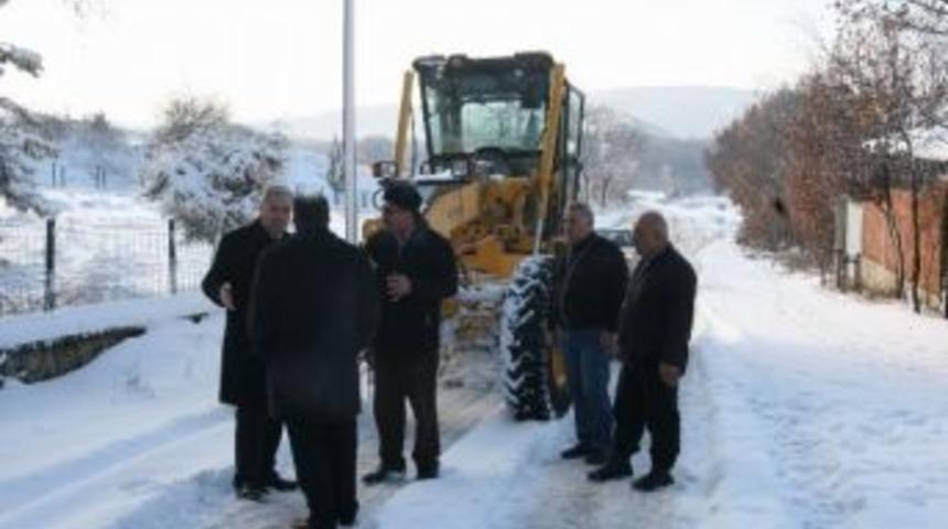 (&ouml;zel Haber) Karla Kaplı K&ouml;y Yollarının A&ccedil;ılması İ&ccedil;in &Ccedil;alışmalar Devam Ediyor
