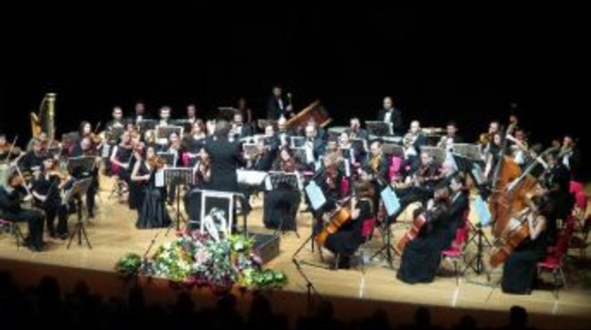 Soprano Zehra Yıldız Kartal'da Muhteşem Bir Gece İle Anıldı