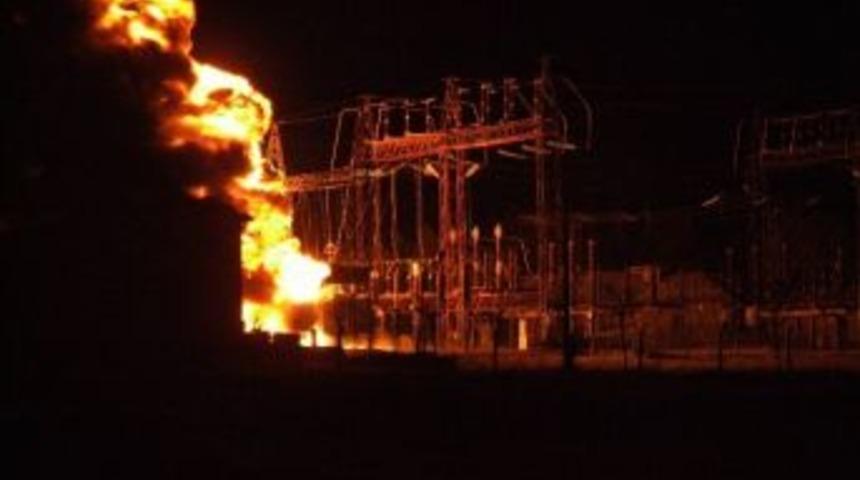 Trafo Patladı 4 İl&ccedil;e Elektriksiz Kaldı