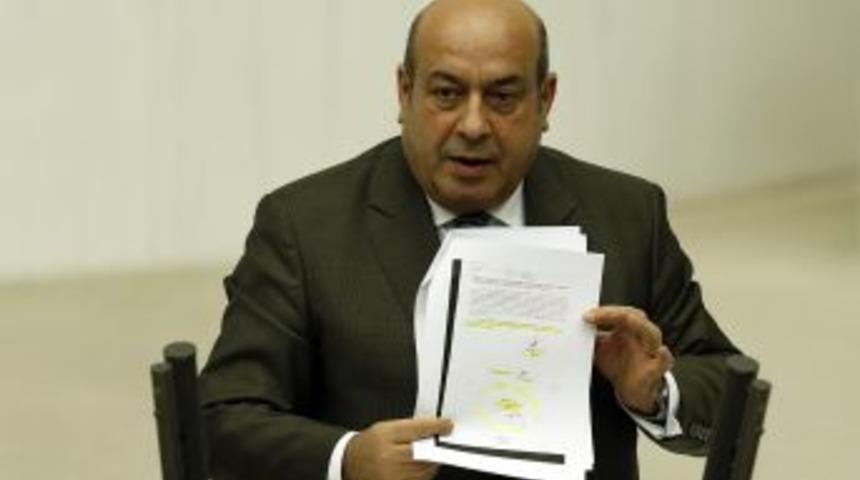 Meclis Genel Kurulu'nda Hasip Kaplan'dan Facebook I&ccedil;in Fotoğraf &Ccedil;ekimi