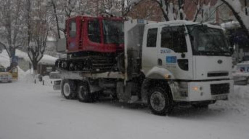 Azdavay&rsquo;da Elektirik Ve Telefonları Kesik K&ouml;ylere Kar Aracıyla Ulaşıldı