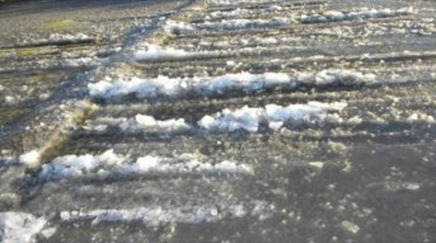S&uuml;s Havuzları Ve Yollar Buz Tuttu