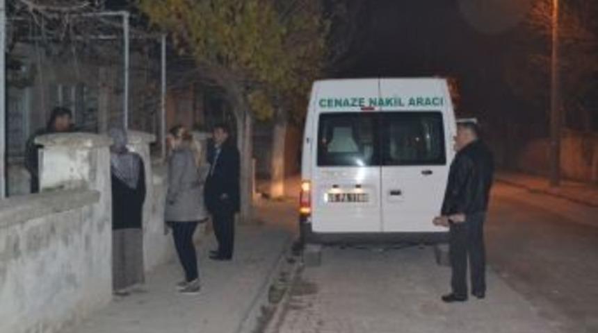 Nermin &Ouml;ğretmen Evinde &Ouml;l&uuml; Bulundu