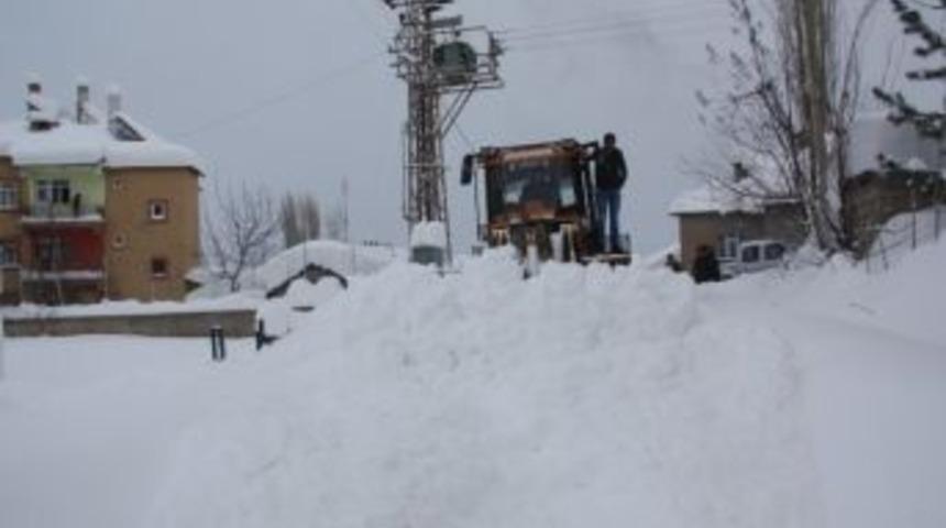Hakkari&rsquo;de Karla M&uuml;cadele &Ccedil;alışması