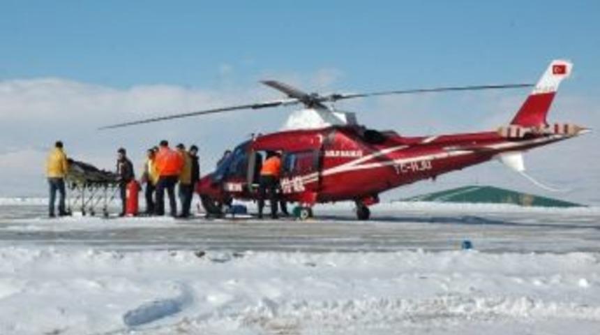 Ambulans Helikopter Kar Ve Tipi Nedeniyle Yolu Kapanan K&ouml;ylerdeki Hastalar İ&ccedil;in U&ccedil;uyor