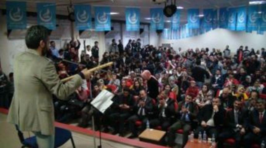 Kağızmanlılar Ali Kınık ve Ozan Erhan &Ccedil;erkezoğlu ile coştu