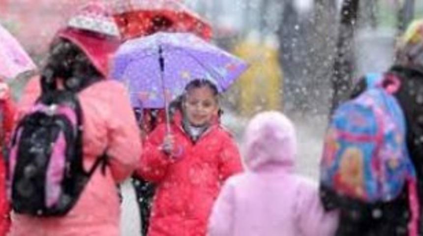 Elazığ'da 5 il&ccedil;eye kar tatili