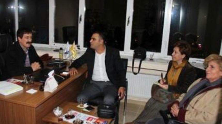 Murat Suatoğlu, &ldquo;Eğitim siyasete alet edilemez&rdquo;