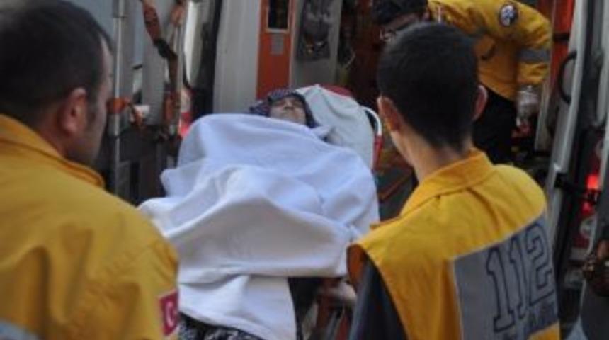 K&ouml;m&uuml;rden Zehirlenen Yaşlı Kadın, Alt Kattaki Komşusuna İnerek Yardım İstedi